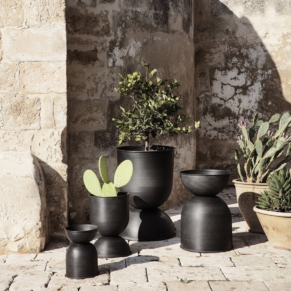 Ferm Living Hourglass Pot - Extra Small