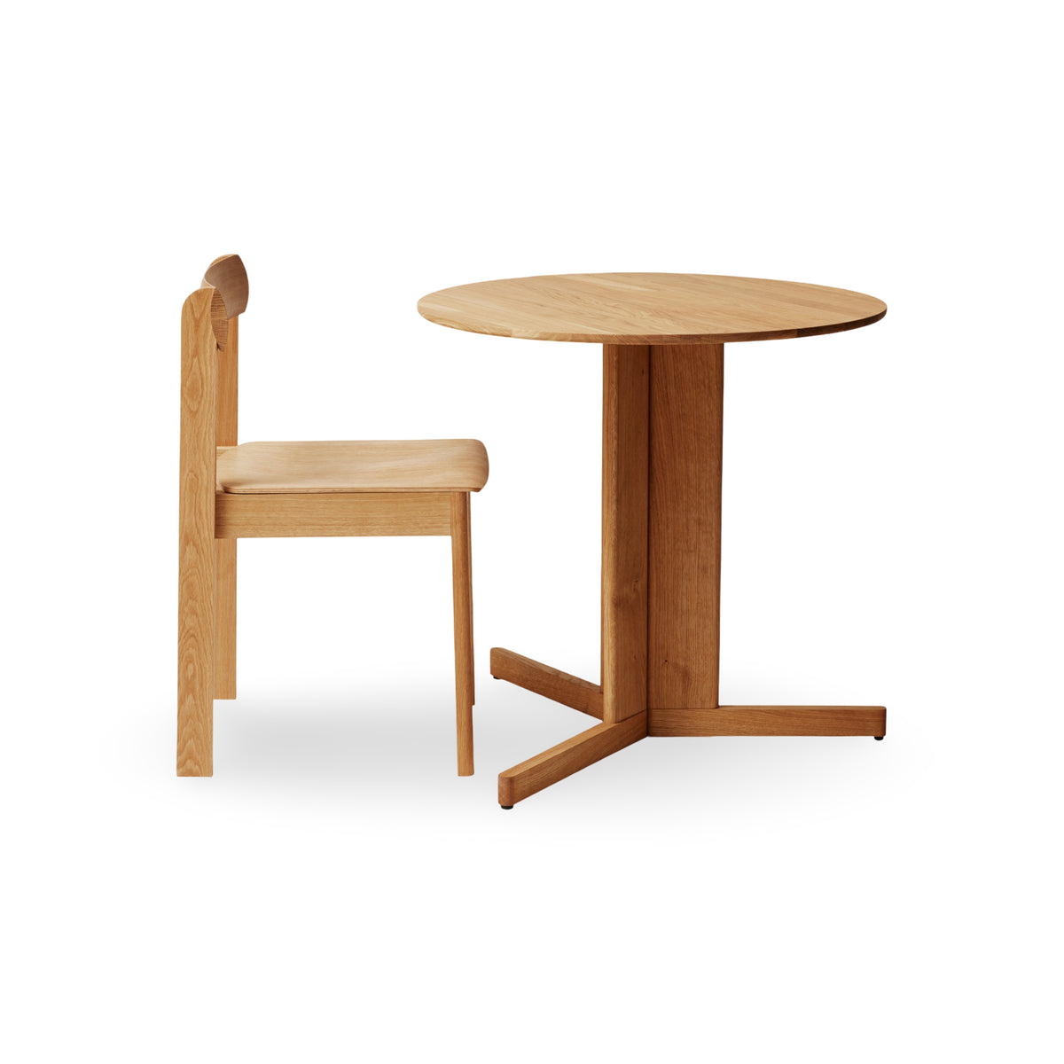 Form & Refine Trefoil Round Table Ø75