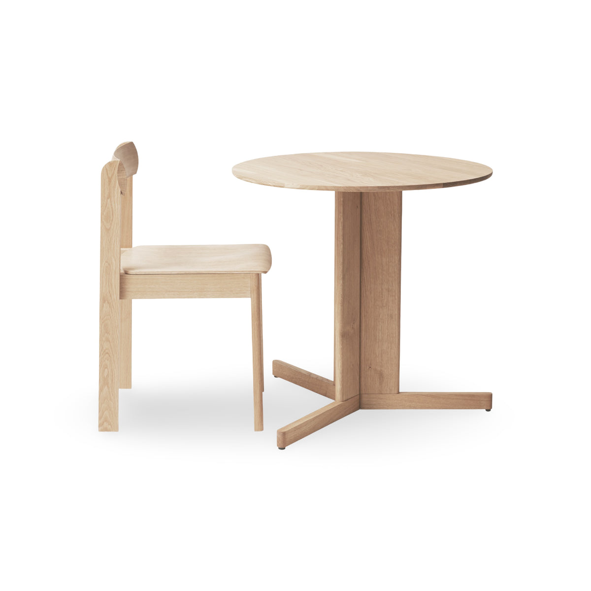 Form & Refine Trefoil Round Table Ø75