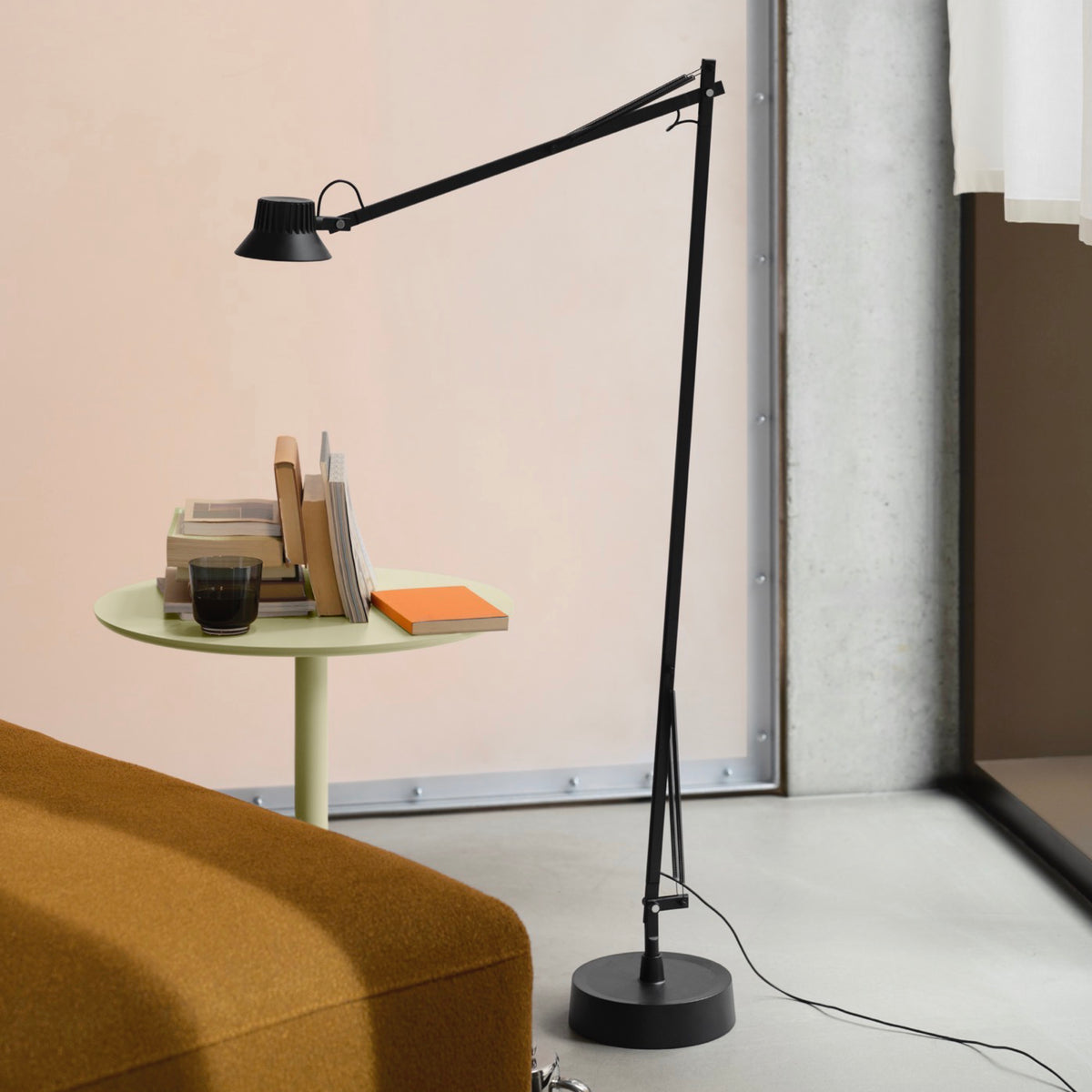 Muuto Dedicate Floor Lamp - Black