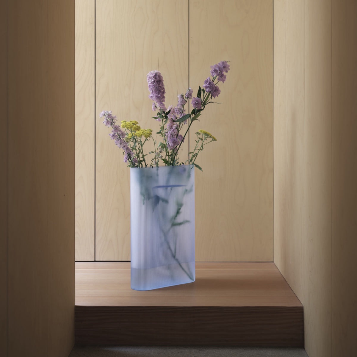 Muuto Ridge Vase Frosted Glass - H35cm